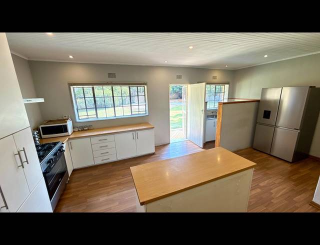 4 BEDROOM HOUSE FOR SALE IN BRACKENHURST